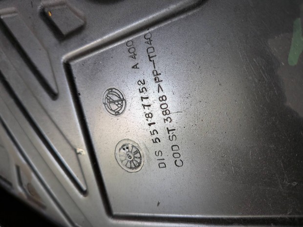 Opel Zafira B, Astra H, Vectra C 1.9CDTI vezérműszíj burkolat 55187752