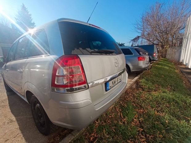 Opel Zafira B elad 