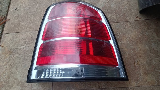 Opel Zafira B gyri bontott jobb hts lmpa