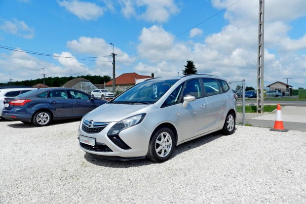 Opel Zafira Tourer 1.4 T Edition Digit klma.Te...