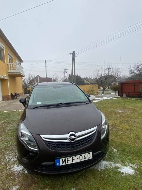 Opel Zafira Tourer A20DT