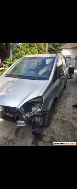 Opel Zafira b 1.9 cdti bontott alkatr�szei