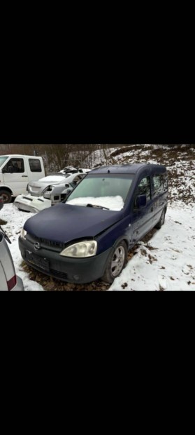 Opel combo 1.7 Cdti minden alkatrésze.