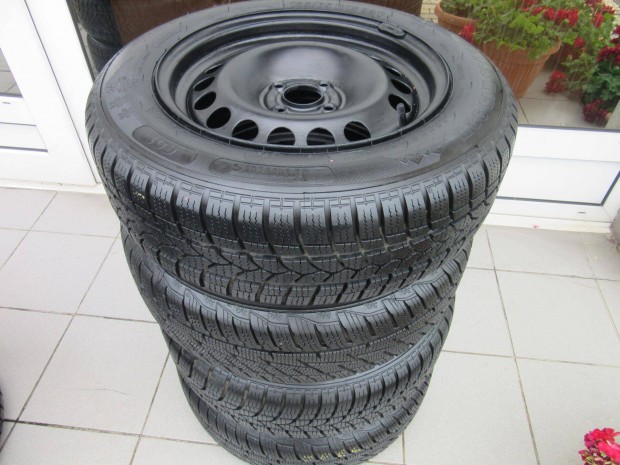 Opel acélfelni 185/65 R15 téli gumival eladó