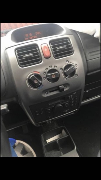 Opel agila 1.2 benzines alkatrészek eladó.