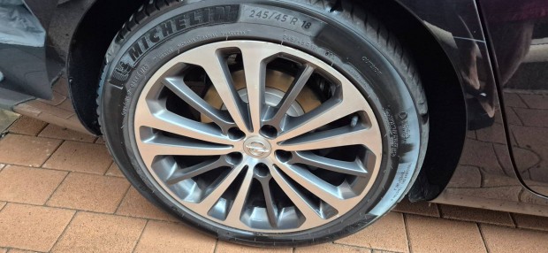 Opel alofelni18"nyári és téligumi150eft