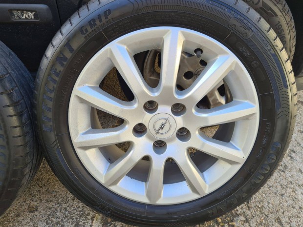 Opel alufelni 16" nyárigumival