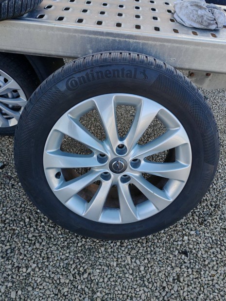 Opel alufelni 225/55R17 Continental tli gumikkal