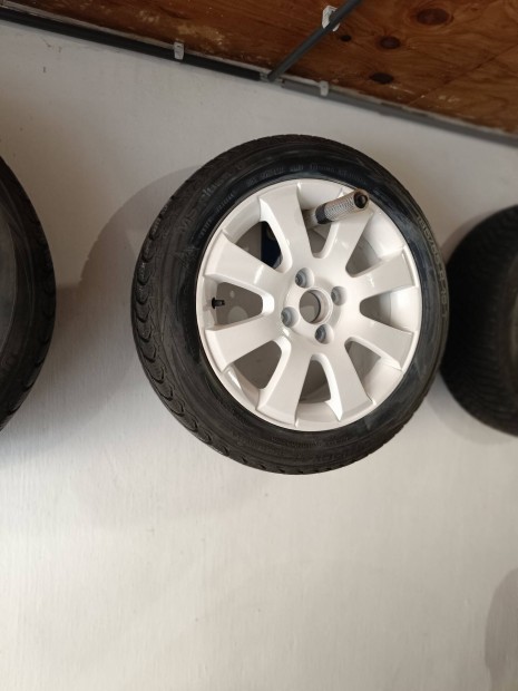 Opel alufelni tli gumival.