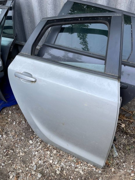 Opel astra J jobb hátsó ajtó + üveg, 5ajtós, ezüst