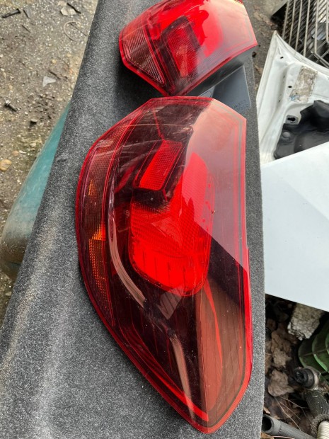 Opel astra J kombi h�ts� lampa elad�