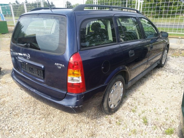 Opel astra "G" caravan 1.8 benzines bontdik