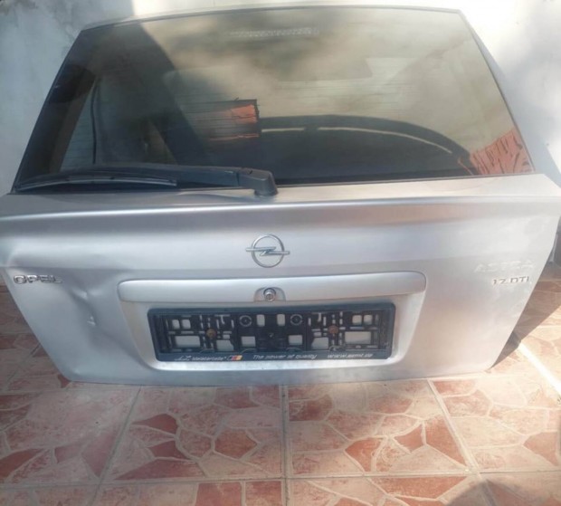 Opel astra csomagtartó ajtó