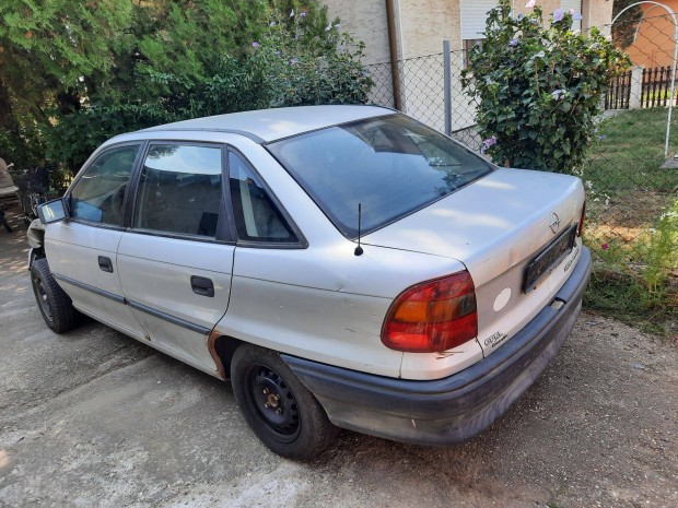 Opel astra f sedan alkatrszek