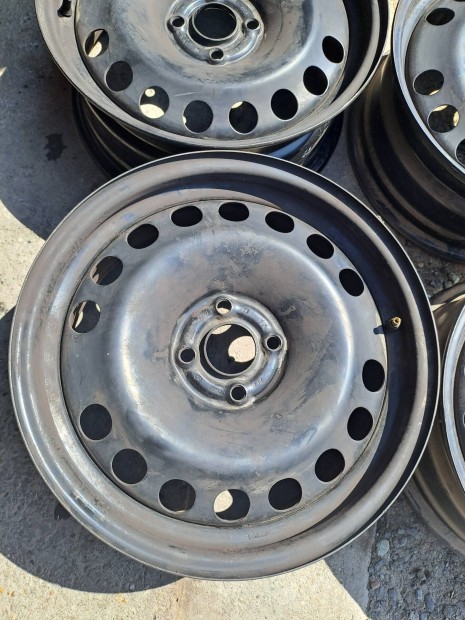 Opel astra h 16"-os lemezfelni garnitúra