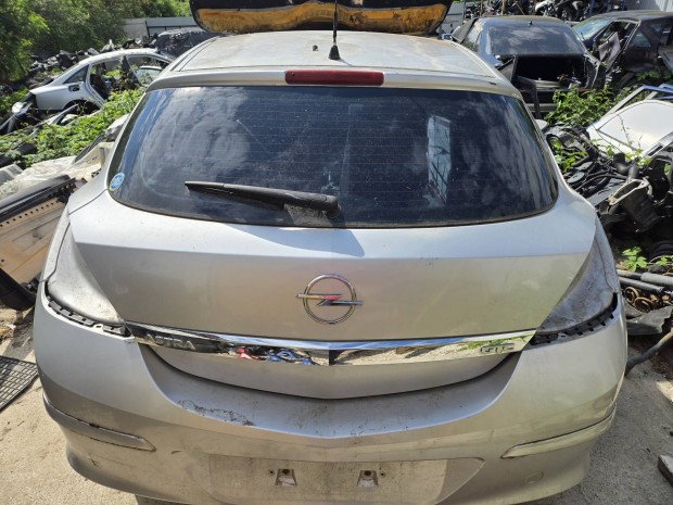 Opel astra h 1.6 gtc bontott alkatrszei 
