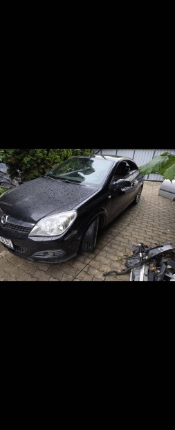 Opel astra h cabrio z19dth motorral bontodik