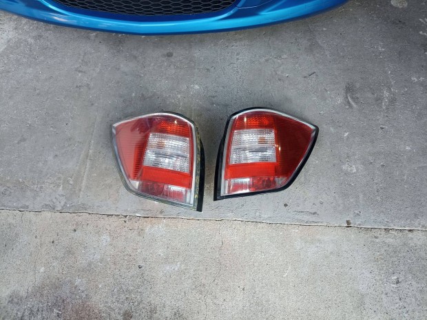 Opel astra h caravan hátsó lámpa