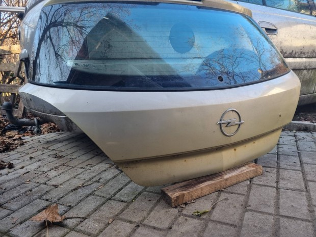 Opel astra h csomagtrajt 5a pezsg metl 