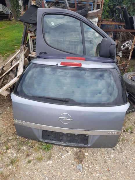 Opel astra h kombi csomagtér ajtó z163