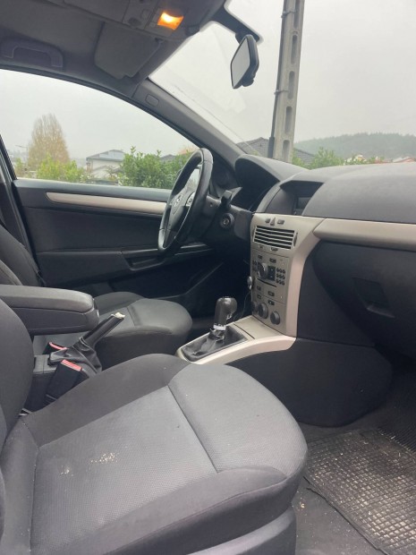 Opel astra h kormnykerk elad