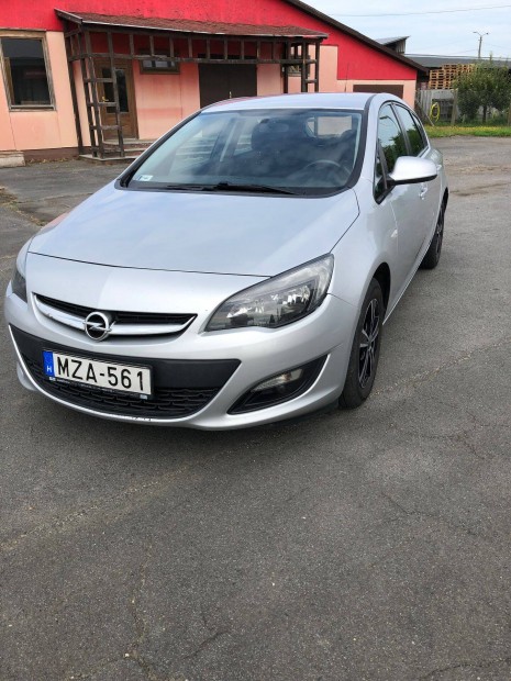 Opel astra j