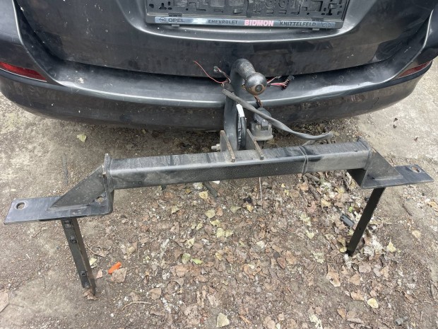 Opel astra j sportstourer kombi oris vonóhorog eladó