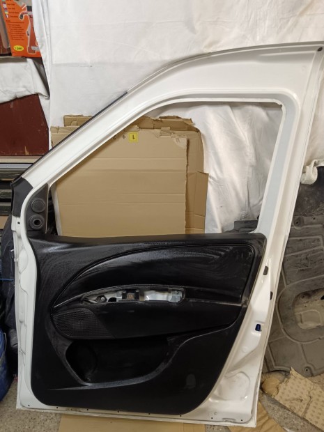 Opel combo D/Fiat Doblo jobb e. ajtó sérült!!!