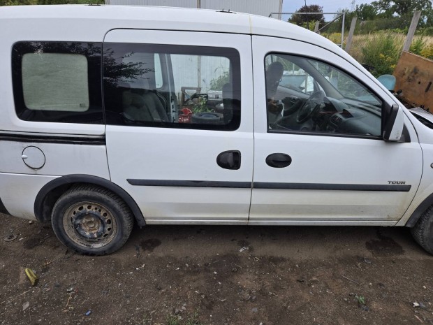 Opel combo c 1.3 cdti bontott alkatrszei