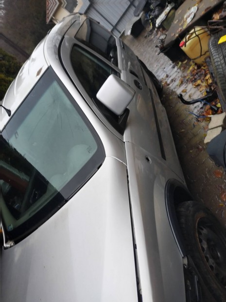 Opel combo c 1.3 cdti minden alkatrsze 