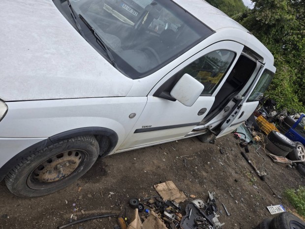 Opel combo c 1.4  bontott alkatrszei 