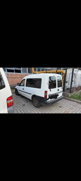 Opel combo c 1.7 cdti bontott alkatr�szei. 