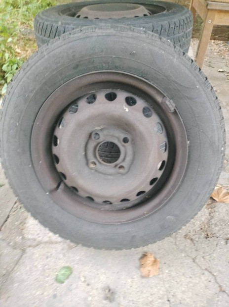 Opel corsa B 4 db felni gumival