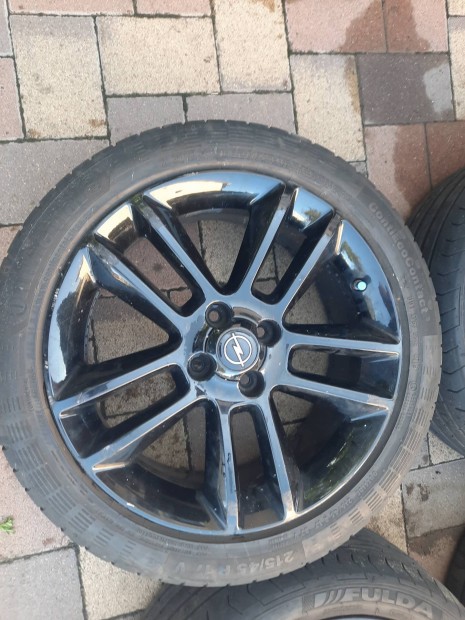 Opel corsa D Alufelni nyári gumikkal