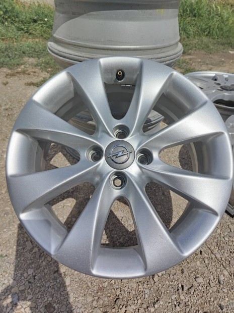 Opel corsa D, E 4x100 16" gyri alufelni szett 