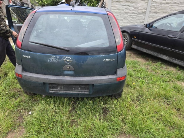 Opel corsa c 1.0 minden alkatrésze