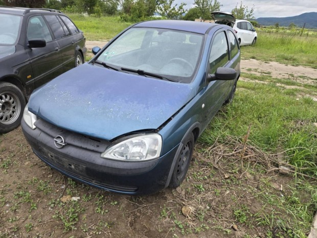 Opel corsa c 1.0 minden alkatrésze