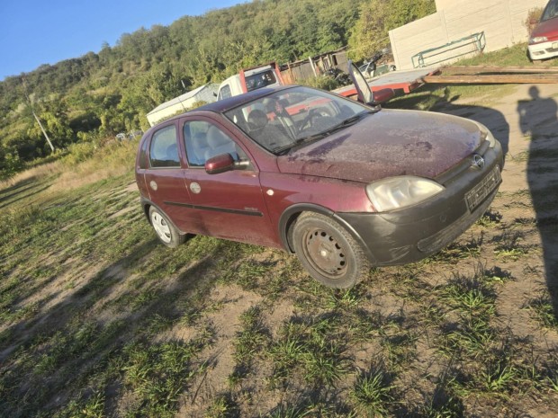Opel corsa c 1.2 bontott alkatrszei 
