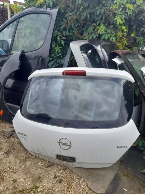 Opel corsa d csomagtr ajt
