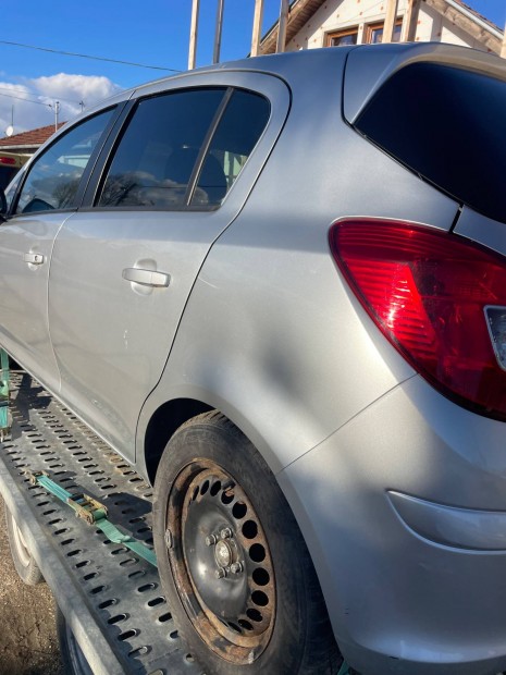 Opel corsa d elektromos szerv� garanci�val elad�