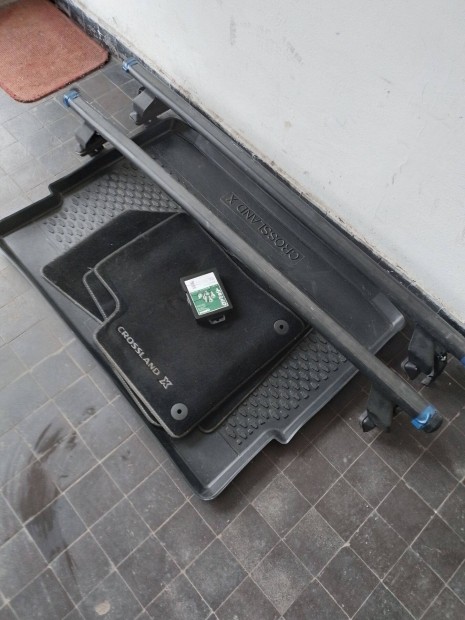 Opel crossland x uj sz�nyeggarnitura