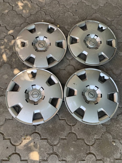 Opel d�szt�rcs garnit�ra
