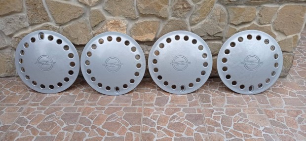 Opel dísztárcsa (4 db gyári 13"-s) eladó