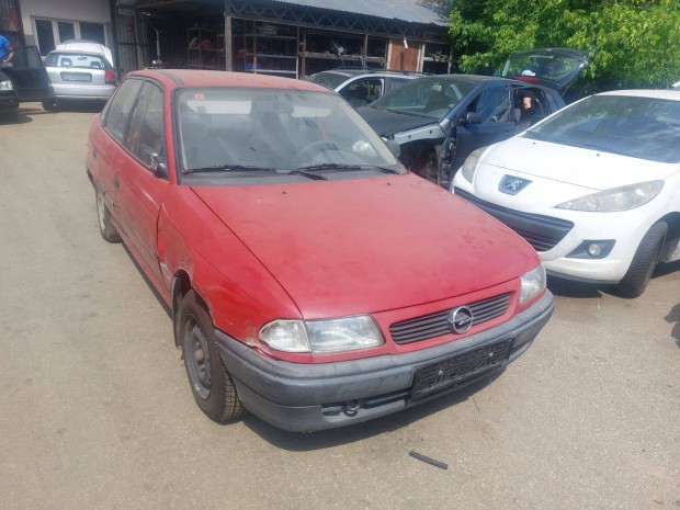Opel f Astra x14Nz alkatrészei