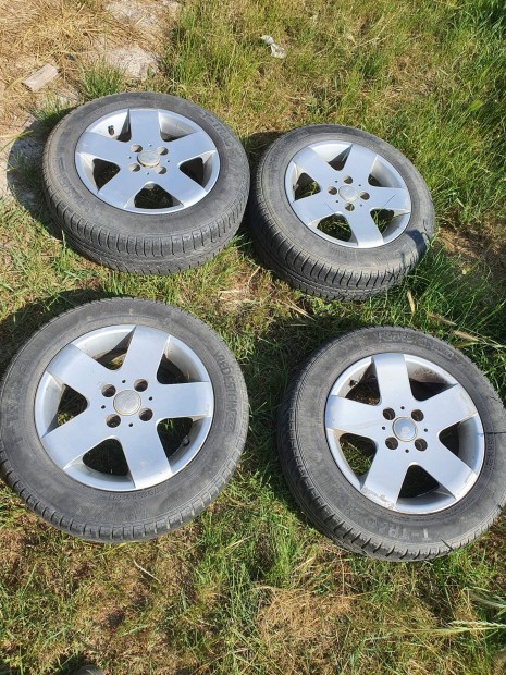 Opel f astraról alufelni gumival.