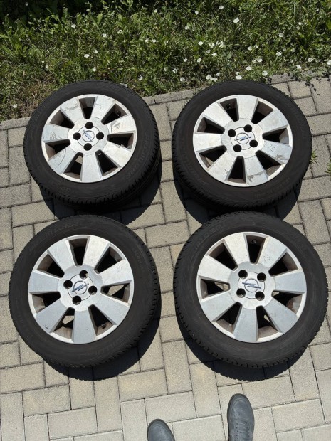 Opel felni nyri gumival