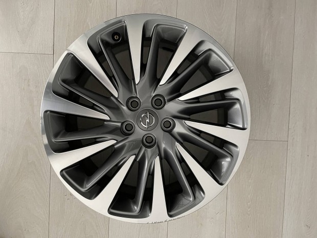 Opel felni szép állapotban