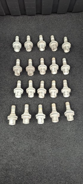 Opel gyri alufelni csavarok kupakkal