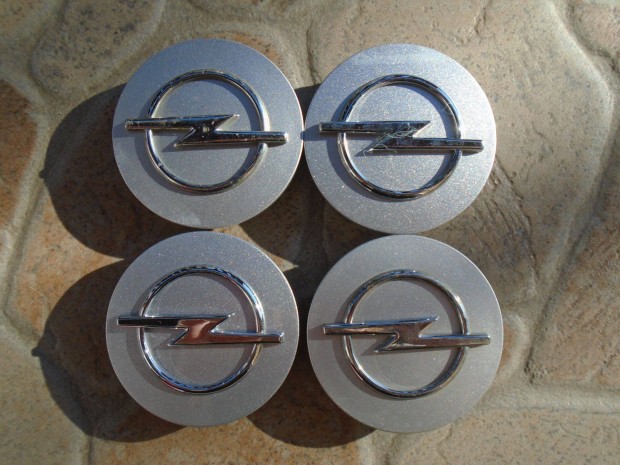 Opel gy�ri alufelni kupak / porv�d� szett elad� (65mm)