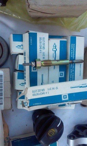 Opel gy�ri �j alkatr�szek elad�k, izz�t� gyertya